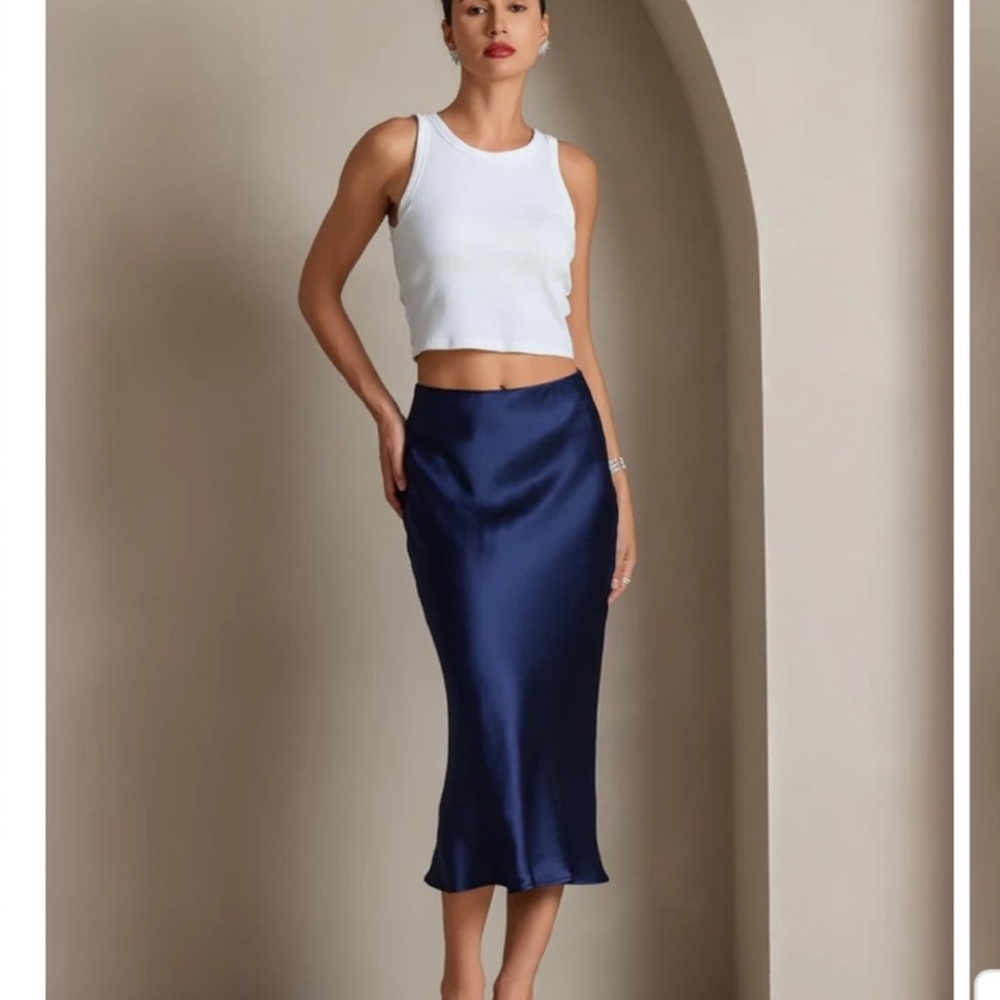 🫐Silk Satin Navy Bias Midi Skirt - Picture 3 of 11